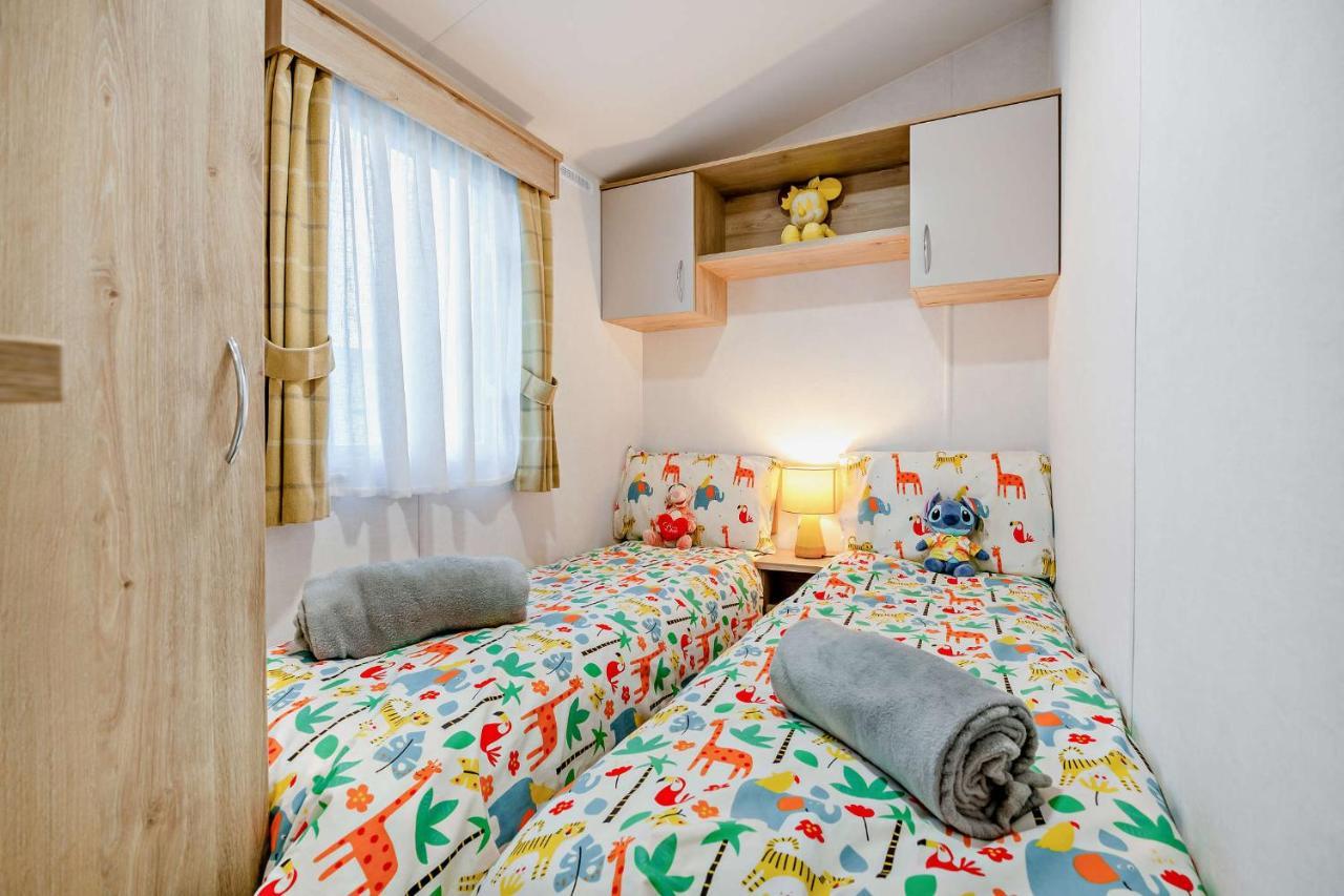 Sea La Vie Lodge, Rockley Park Holiday Park, Poole, Dorset 외부 사진