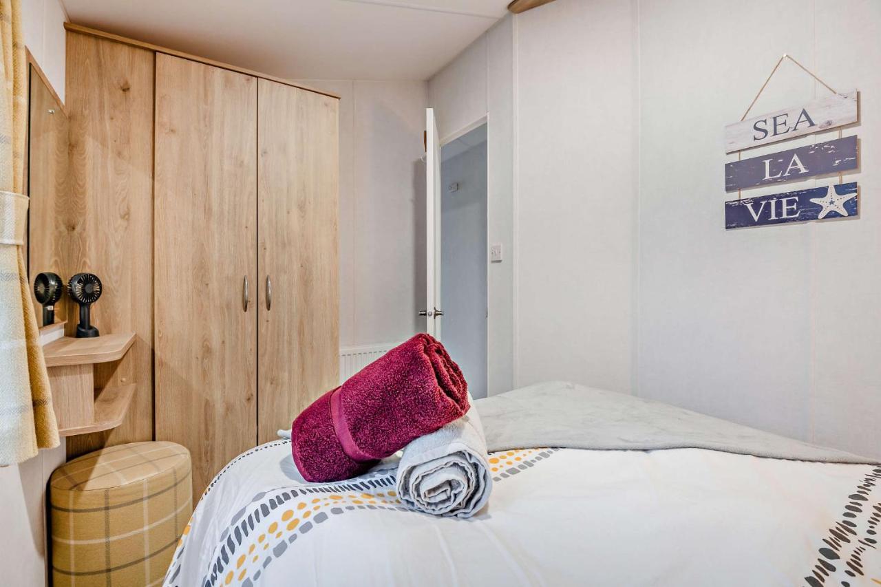 Sea La Vie Lodge, Rockley Park Holiday Park, Poole, Dorset 외부 사진